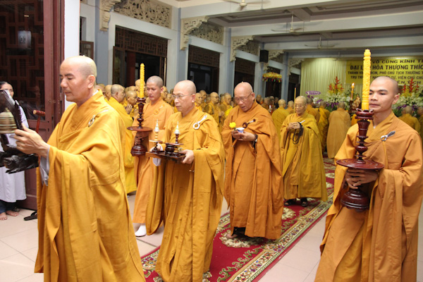 Chùm ảnh: Lễ cung nghinh nhục thân Đại lão HT. Thích Từ Nhơn nhập kim quan