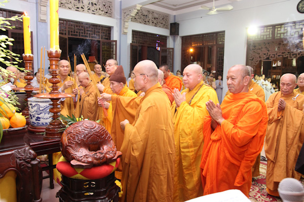 Chùm ảnh: Lễ cung nghinh nhục thân Đại lão HT. Thích Từ Nhơn nhập kim quan