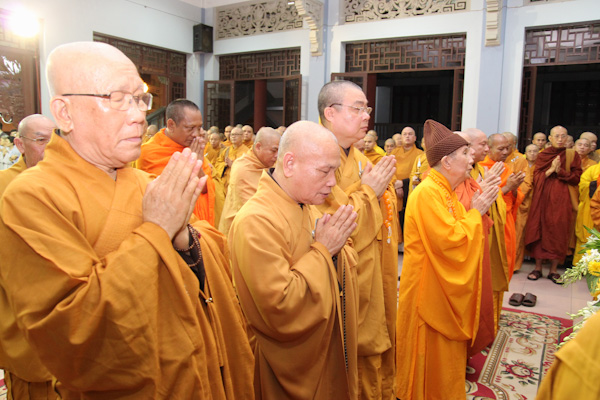 Chùm ảnh: Lễ cung nghinh nhục thân Đại lão HT. Thích Từ Nhơn nhập kim quan