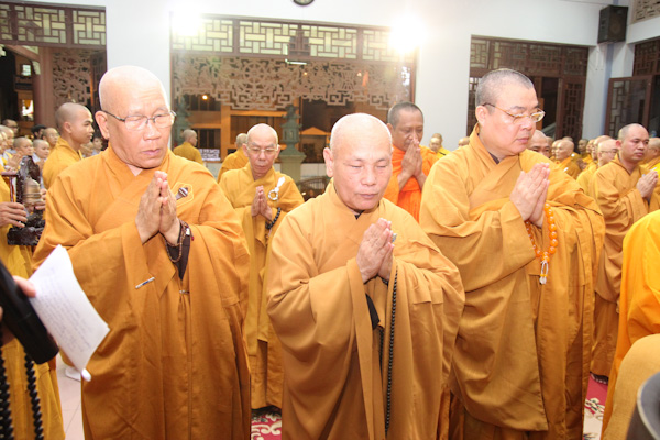 Chùm ảnh: Lễ cung nghinh nhục thân Đại lão HT. Thích Từ Nhơn nhập kim quan