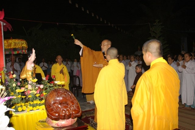 Ninh Hòa: Thiêng liêng lễ tắm Phật và Văn nghệ cúng dường Phật đản