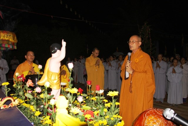 Ninh Hòa: Thiêng liêng lễ tắm Phật và Văn nghệ cúng dường Phật đản