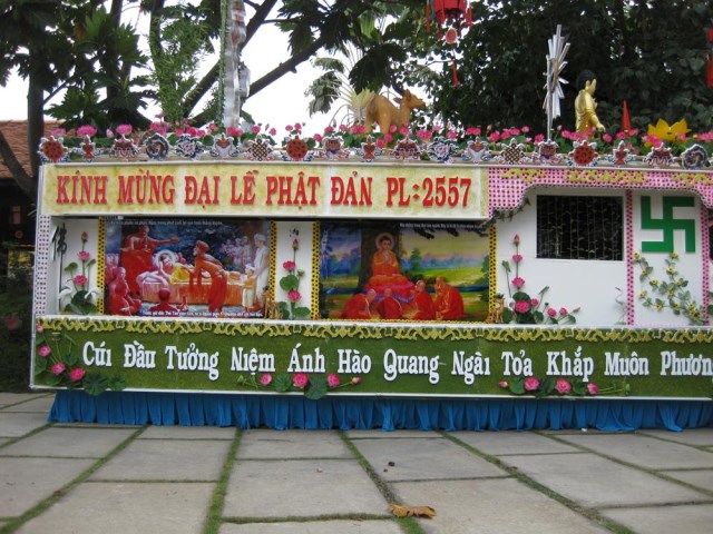 TP. HCM: Chùa Long Vân kính mừng Phật Đản PL. 2557