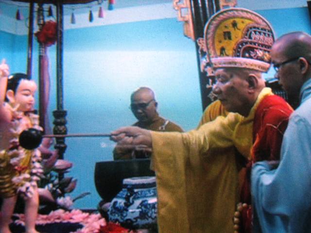 Nha Trang: Tổ đình Nghĩa Phương trang nghiêm Lễ tắm Phật