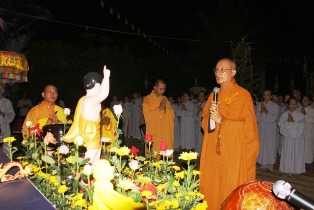 Ninh Hòa: Thiêng liêng lễ tắm Phật và Văn nghệ cúng dường Phật đản