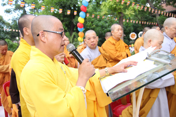 TP.HCM: Hàng ngàn người quy tụ về chùa Giác Lâm mừng đại lễ Phật Đản PL:2557