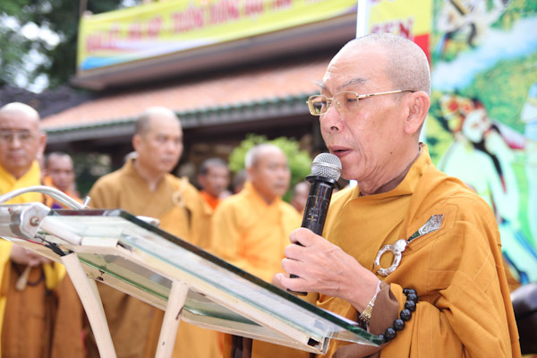 TP.HCM: Hàng ngàn người quy tụ về chùa Giác Lâm mừng đại lễ Phật Đản PL:2557