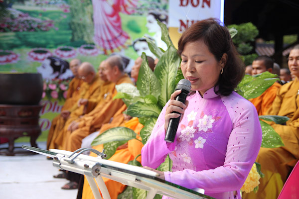 TP.HCM: Hàng ngàn người quy tụ về chùa Giác Lâm mừng đại lễ Phật Đản PL:2557