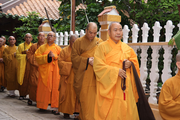 TP.HCM: Hàng ngàn người quy tụ về chùa Giác Lâm mừng đại lễ Phật Đản PL:2557