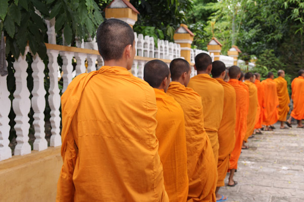 TP.HCM: Hàng ngàn người quy tụ về chùa Giác Lâm mừng đại lễ Phật Đản PL:2557