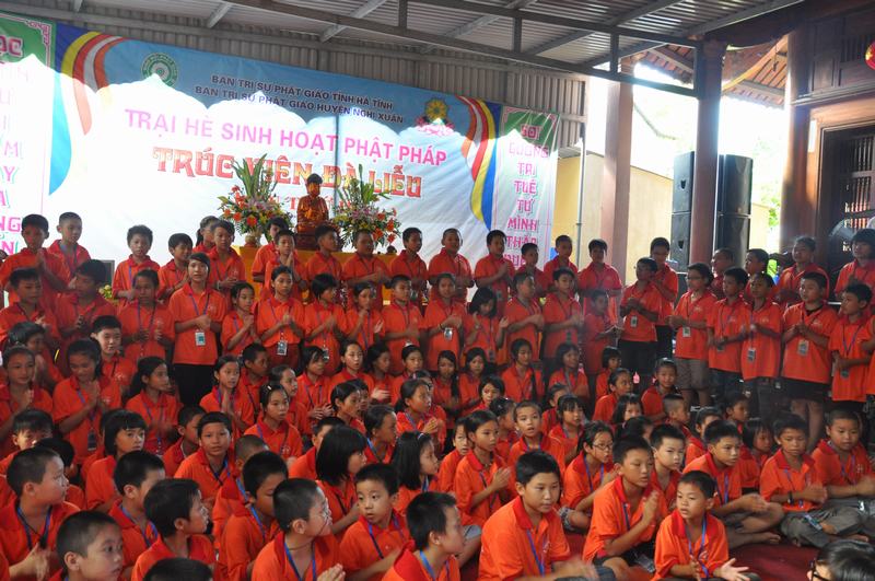 Trại hè sinh hoạt Phật pháp thanh thiếu niên tại chùa Đà Liễu - ngày thứ 2