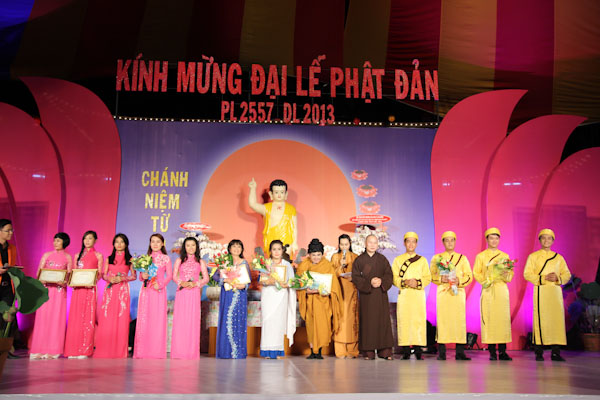 TP.HCM: Đêm nhạc mừng Phật Đản tại Chùa Vĩnh Nghiêm
