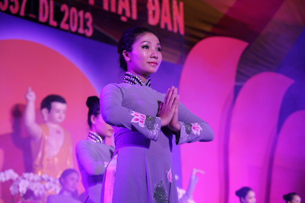TP.HCM: Đêm nhạc mừng Phật Đản tại Chùa Vĩnh Nghiêm