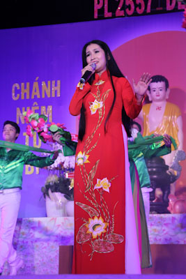 TP.HCM: Đêm nhạc mừng Phật Đản tại Chùa Vĩnh Nghiêm
