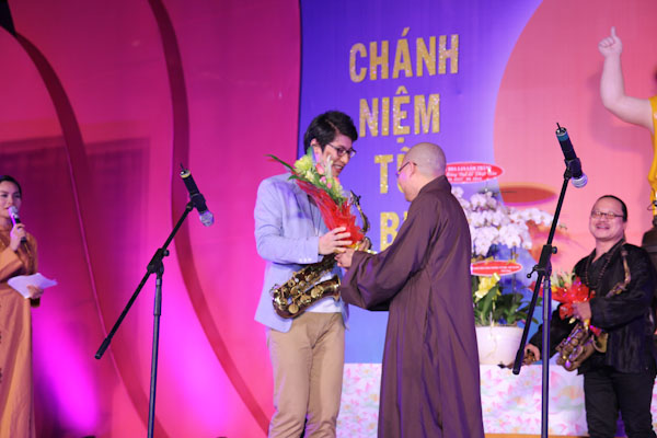 TP.HCM: Đêm nhạc mừng Phật Đản tại Chùa Vĩnh Nghiêm