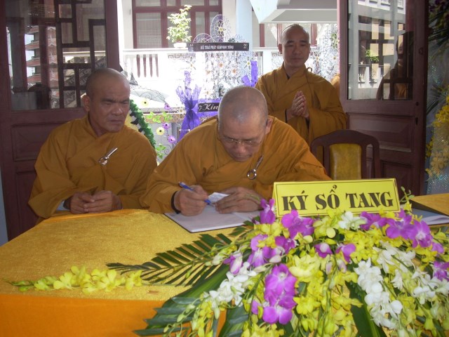 Tang lễ ĐLHT. Thích Từ Nhơn chiều 28/4: Lễ bạch Phật, yết Tổ