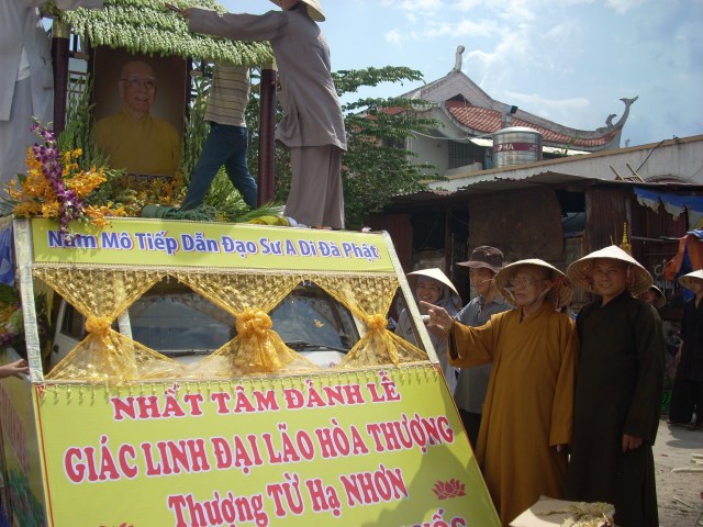 Tang lễ ĐLHT. Thích Từ Nhơn chiều 28/4: Lễ bạch Phật, yết Tổ