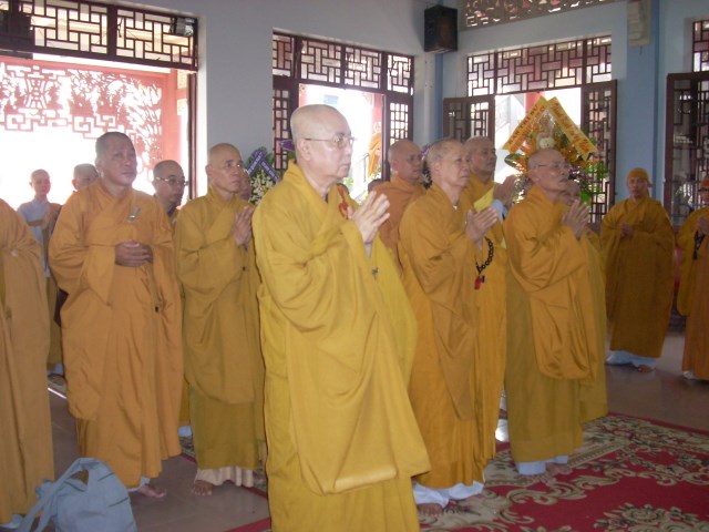 Tang lễ ĐLHT. Thích Từ Nhơn chiều 28/4: Lễ bạch Phật, yết Tổ