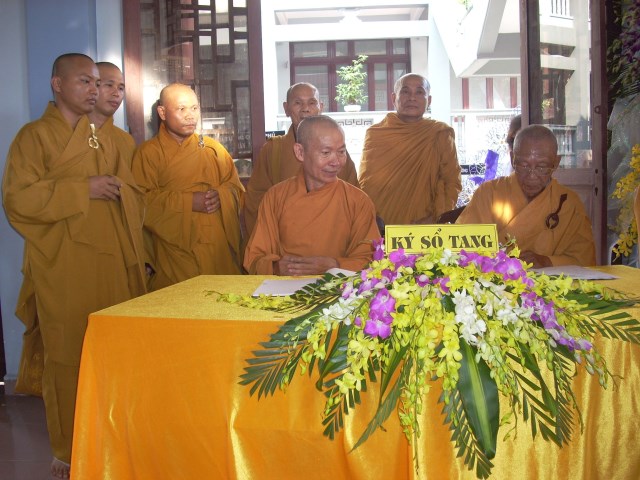 Tang lễ ĐLHT. Thích Từ Nhơn chiều 28/4: Lễ bạch Phật, yết Tổ