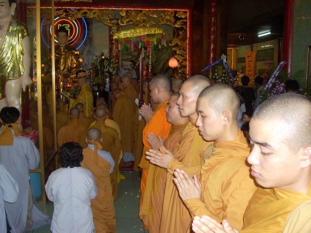 Tang lễ ĐLHT. Thích Từ Nhơn chiều 28/4: Lễ bạch Phật, yết Tổ