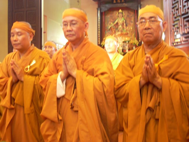 Tang lễ ĐLHT. Thích Từ Nhơn chiều 28/4: Lễ bạch Phật, yết Tổ