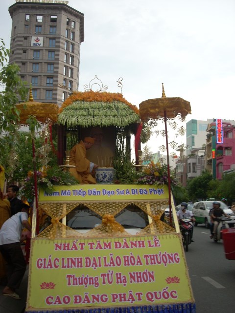 Tang lễ ĐLHT. Thích Từ Nhơn chiều 28/4: Lễ bạch Phật, yết Tổ