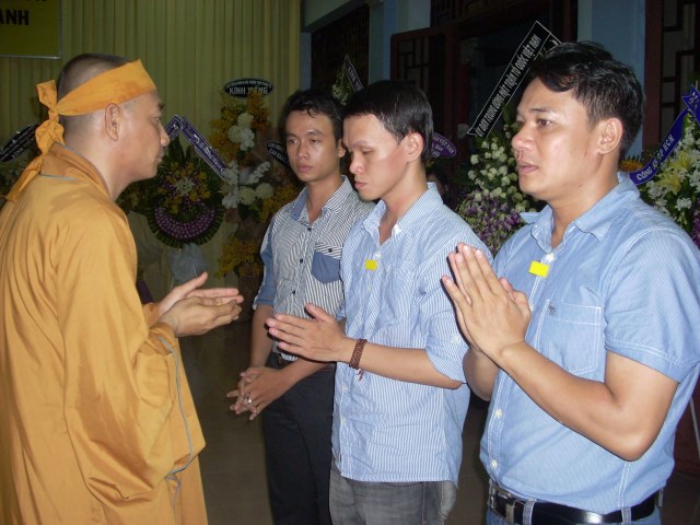 Tang lễ ĐLHT. Thích Từ Nhơn chiều 28/4: Lễ bạch Phật, yết Tổ