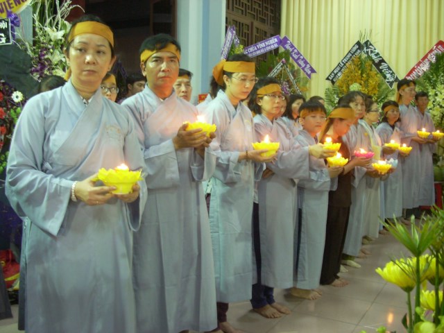 Tang lễ ĐLHT. Thích Từ Nhơn chiều 28/4: Lễ bạch Phật, yết Tổ