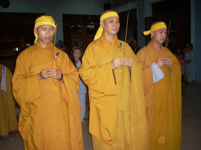 Tang lễ ĐLHT. Thích Từ Nhơn chiều 28/4: Lễ bạch Phật, yết Tổ