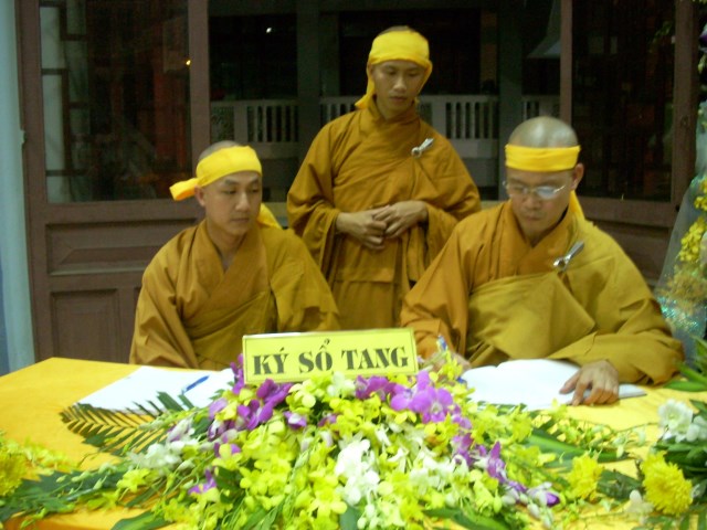 Tang lễ ĐLHT. Thích Từ Nhơn chiều 28/4: Lễ bạch Phật, yết Tổ