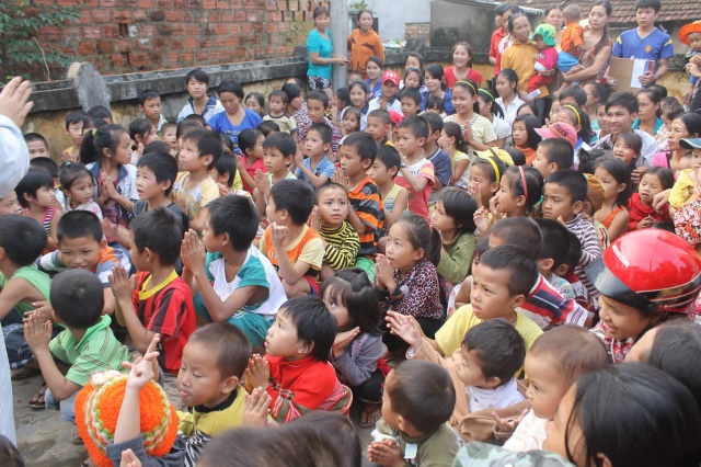 Hội Khai Tâm, Hội 14 Chữ và CLB Làn Gió Ấm: Chia sẻ yêu thương đến bà con tại tỉnh Quảng Bình