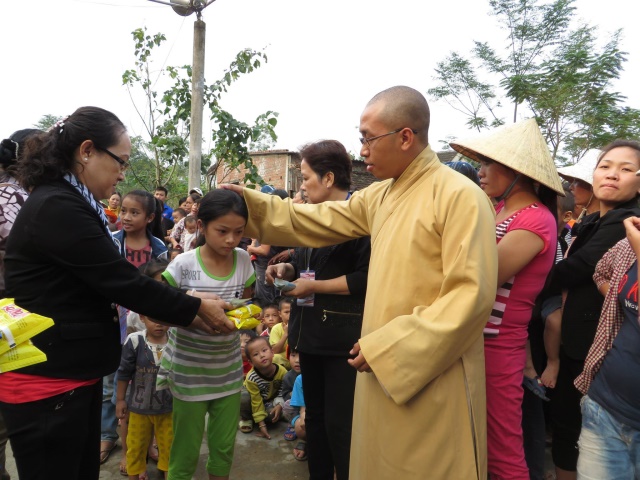 Hội Khai Tâm, Hội 14 Chữ và CLB Làn Gió Ấm: Chia sẻ yêu thương đến bà con tại tỉnh Quảng Bình
