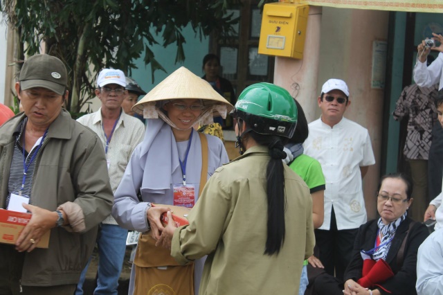 Hội Khai Tâm, Hội 14 Chữ và CLB Làn Gió Ấm: Chia sẻ yêu thương đến bà con tại tỉnh Quảng Bình