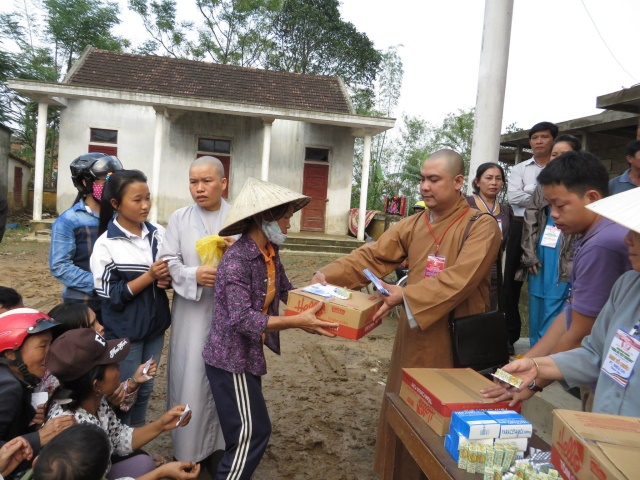 Hội Khai Tâm, Hội 14 Chữ và CLB Làn Gió Ấm: Chia sẻ yêu thương đến bà con tại tỉnh Quảng Bình