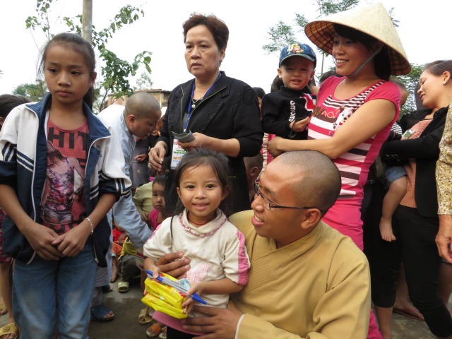 Hội Khai Tâm, Hội 14 Chữ và CLB Làn Gió Ấm: Chia sẻ yêu thương đến bà con tại tỉnh Quảng Bình