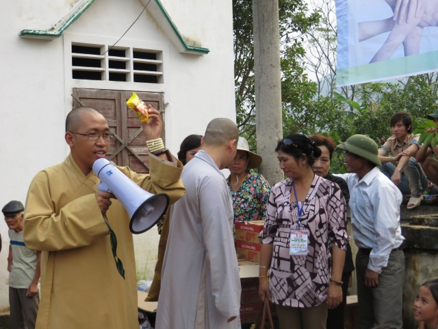 Hội Khai Tâm, Hội 14 Chữ và CLB Làn Gió Ấm: Chia sẻ yêu thương đến bà con tại tỉnh Quảng Bình