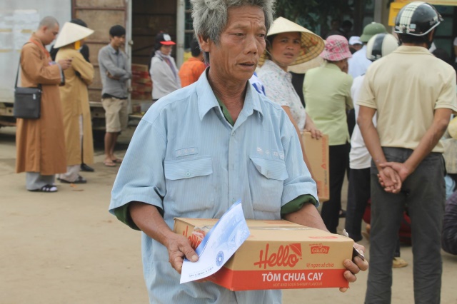 Hội Khai Tâm, Hội 14 Chữ và CLB Làn Gió Ấm: Chia sẻ yêu thương đến bà con tại tỉnh Quảng Bình