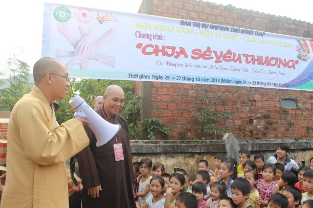Hội Khai Tâm, Hội 14 Chữ và CLB Làn Gió Ấm: Chia sẻ yêu thương đến bà con tại tỉnh Quảng Bình