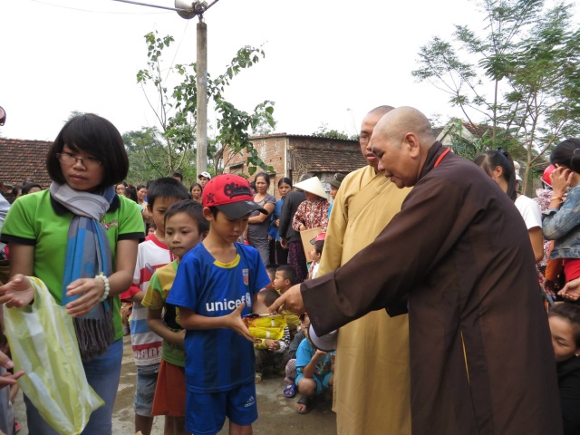Hội Khai Tâm, Hội 14 Chữ và CLB Làn Gió Ấm: Chia sẻ yêu thương đến bà con tại tỉnh Quảng Bình