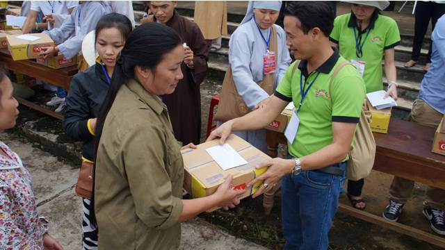 Hội Khai Tâm, Hội 14 Chữ và CLB Làn Gió Ấm: Cảm động chuyến phát quà tại tỉnh Quảng Trị