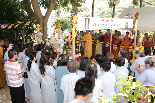 Mỹ: Đại lễ Vu Lan và lễ truy niệm cố TLHT. Thích Minh Tâm tại TV Chân Không - Hawaii