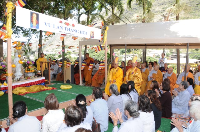 Mỹ: Đại lễ Vu Lan và lễ truy niệm cố TLHT. Thích Minh Tâm tại TV Chân Không - Hawaii