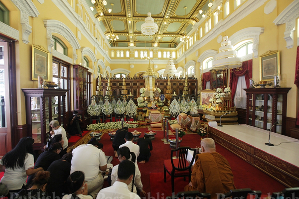 Thái Lan long trọng để tang lãnh tụ Phật giáo
