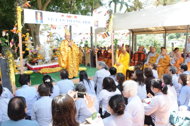 Mỹ: Đại lễ Vu Lan và lễ truy niệm cố TLHT. Thích Minh Tâm tại TV Chân Không - Hawaii