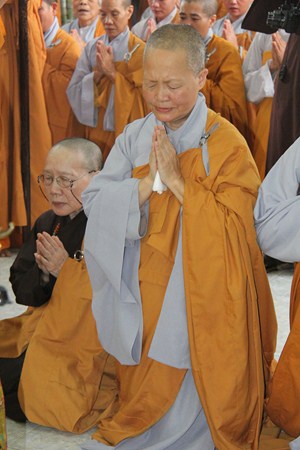 Hình Ảnh Lễ Cung Thỉnh Nhục Thân Cố Sư Trưởng Hải Triều Âm Nhập Kim Quan