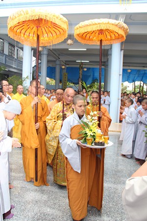 Hình Ảnh Lễ Cung Thỉnh Nhục Thân Cố Sư Trưởng Hải Triều Âm Nhập Kim Quan