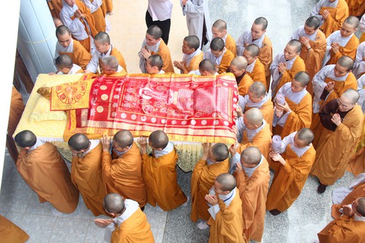 Hình Ảnh Lễ Cung Thỉnh Nhục Thân Cố Sư Trưởng Hải Triều Âm Nhập Kim Quan