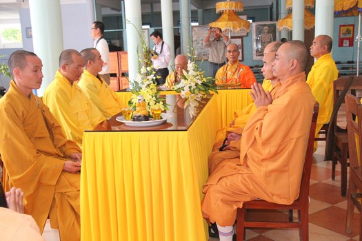 Hình Ảnh Lễ Cung Thỉnh Nhục Thân Cố Sư Trưởng Hải Triều Âm Nhập Kim Quan
