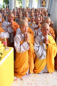 Những Hình Ảnh Cuối Cùng Trước Khi Nhập Kim Quan Bảo Tháp Của Cố Ni Trưởng Hải Triều Âm