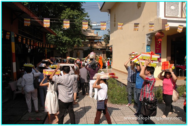 TP. HCM: Đại lễ dâng y Kathina - Phật giáo Nam truyền